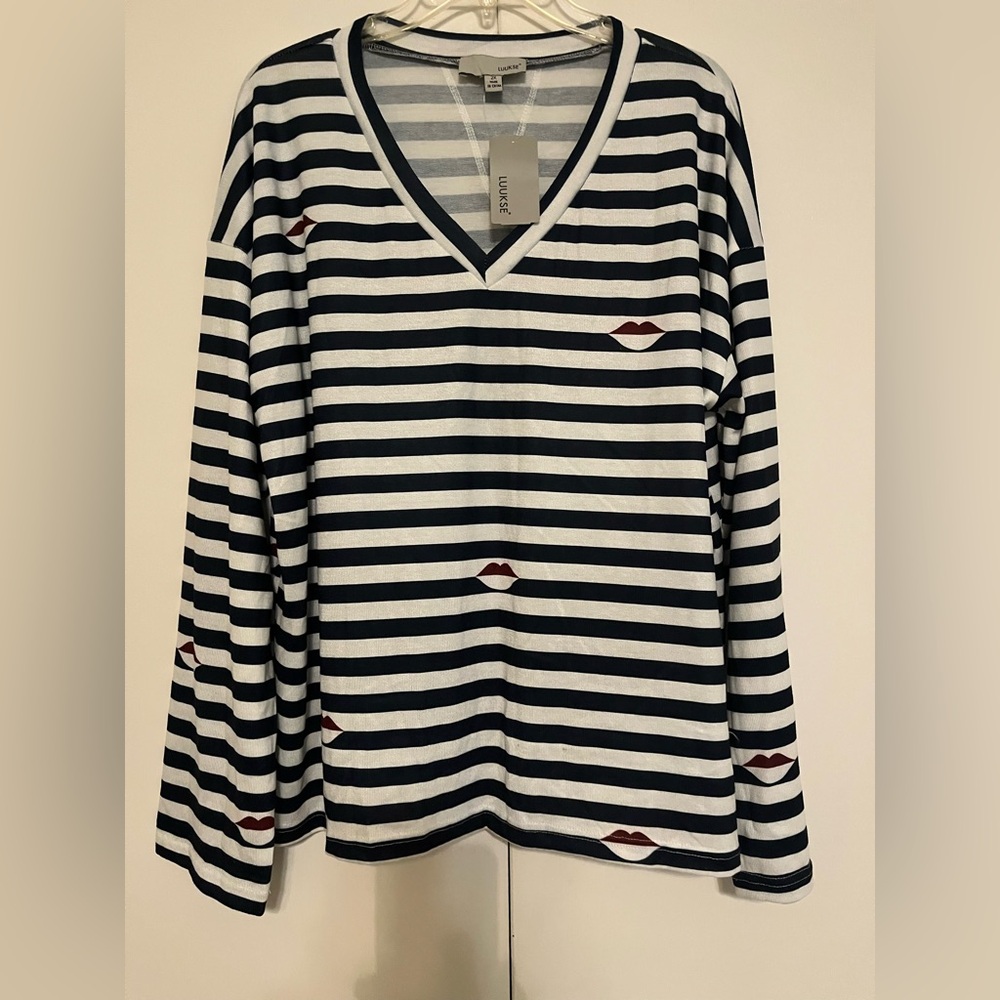 Striped V-Neck Long Sleeve Top